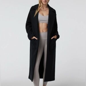 Vuori Women’s Restore Trench Coat. Black. Size Medium